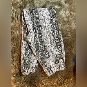 Fashion nova small pant gently used